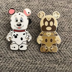Disney Vinylmation Snow White & Dalmatian Pins